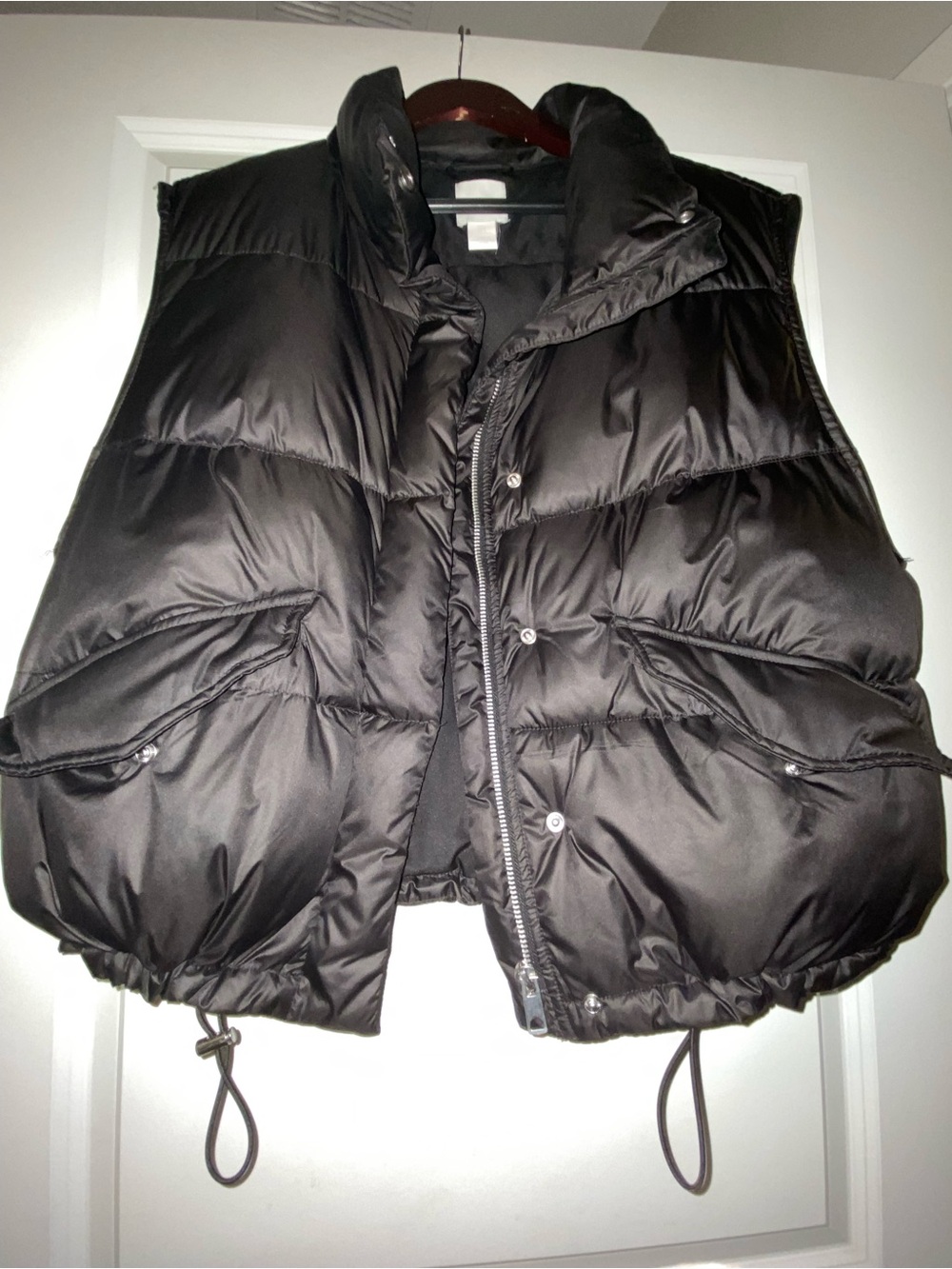 H&M Black Puffer Vest - Picture 2 of 5